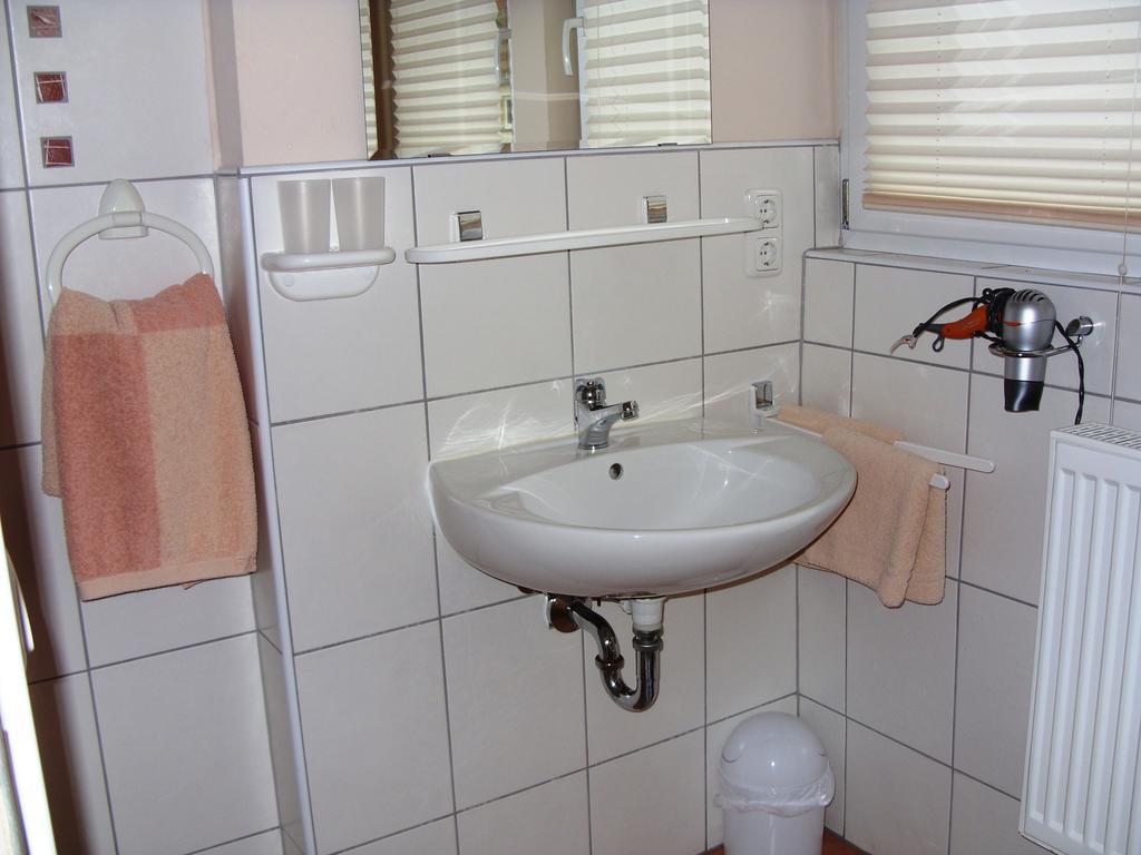 Pension Fitnessoase Eußenheim Bagian luar foto